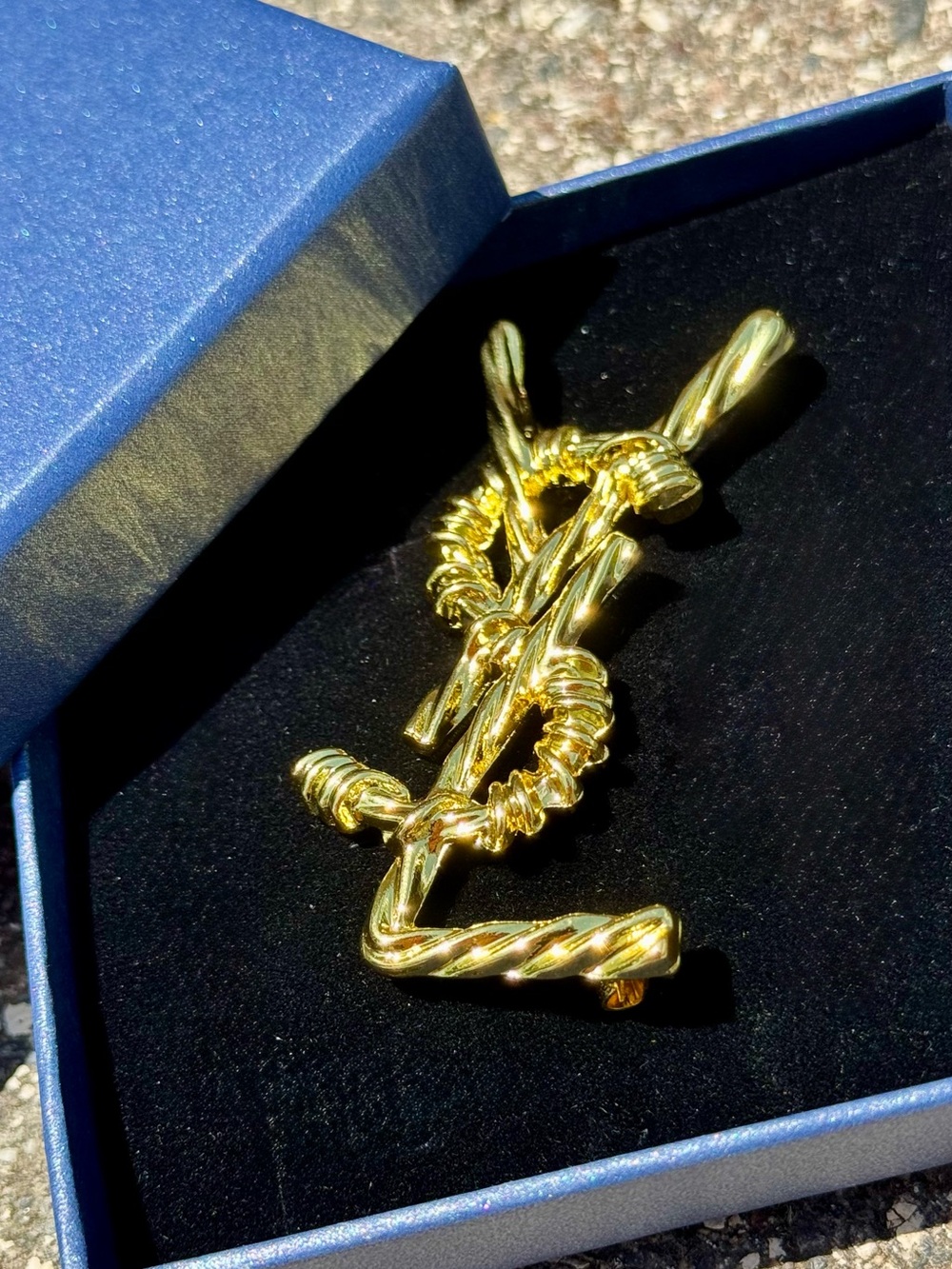 🆕 Saint Laurent YSL Logo Brooch - Picture 6 of 6